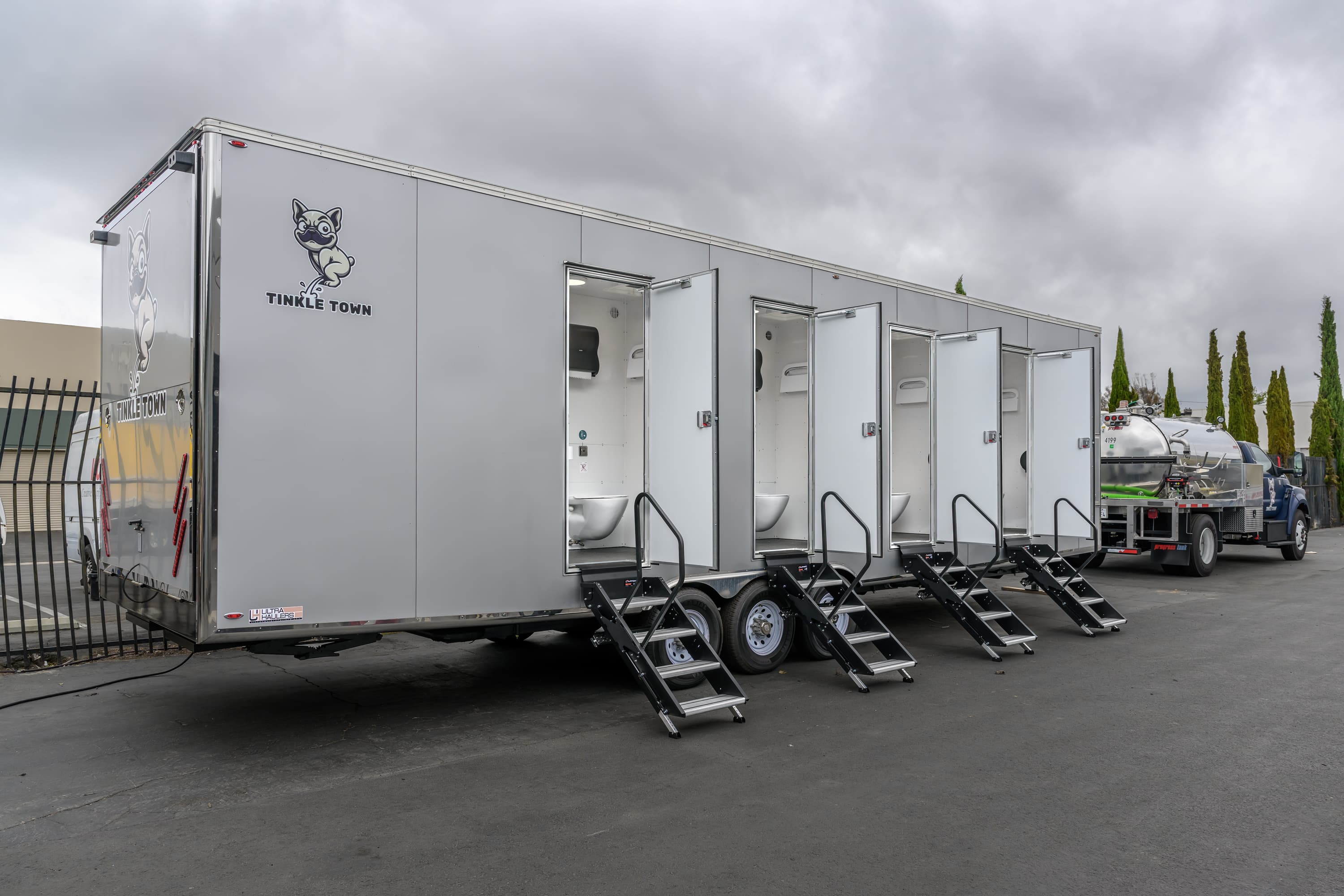 8 Private Suite Restroom Trailer